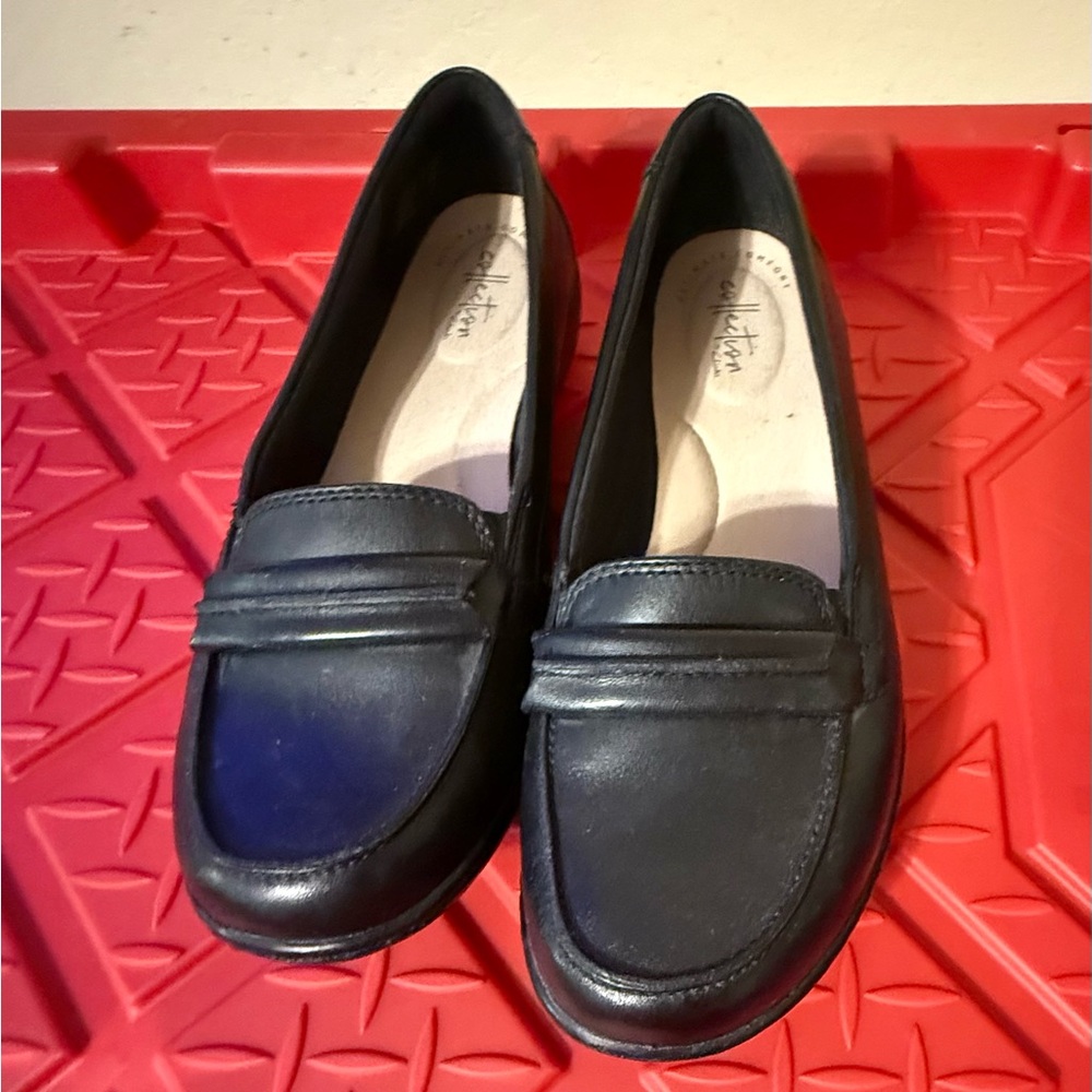 Clarks Women's Black Comfort Loafers
